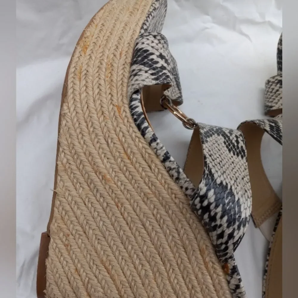 Victoria's Secret Spadrille Wedges Slip In Snakeskin Size 8.5 B